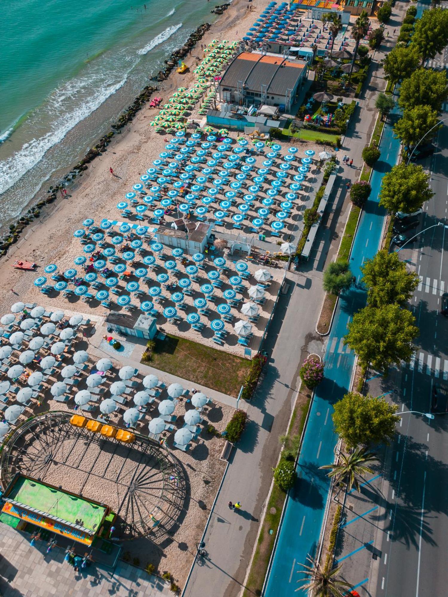 Hotel Joli Alba Adriatica Exteriör bild